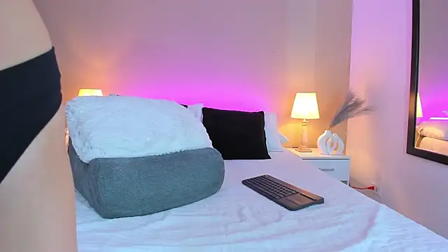 Elizabeth sarmiento online show from 03/19/25, 11:47