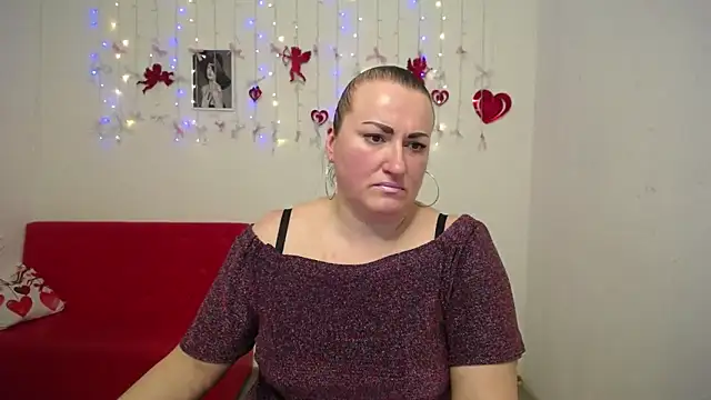 DianaMGG online show from 02/12/26, 08:58