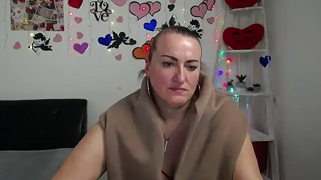 Snapshot of DianaMGG chatting on 02/28/25, 03:15 DianaMGG online show from 02/28/25, 03:15