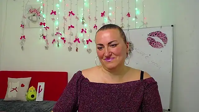 DianaMGG online show from 04/07/26, 05:31