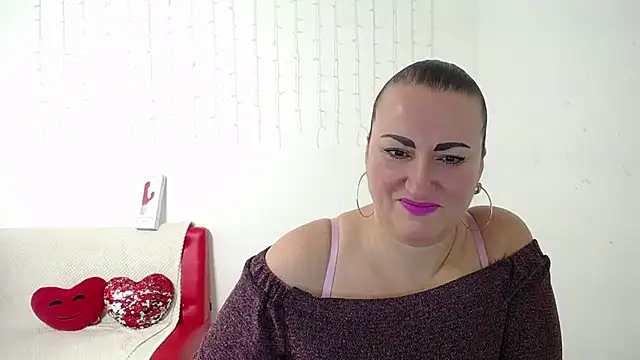 DianaMGG online show from 11/10/25, 06:18