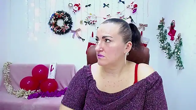 DianaMGG online show from 12/19/25, 06:32