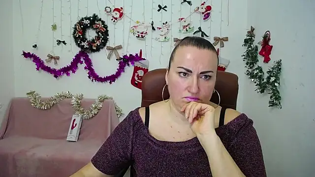 DianaMGG online show from 12/21/25, 06:31