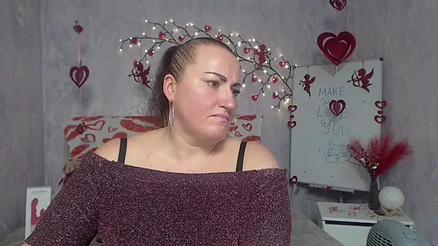 DianaMGG online show from 02/10/26, 07:29