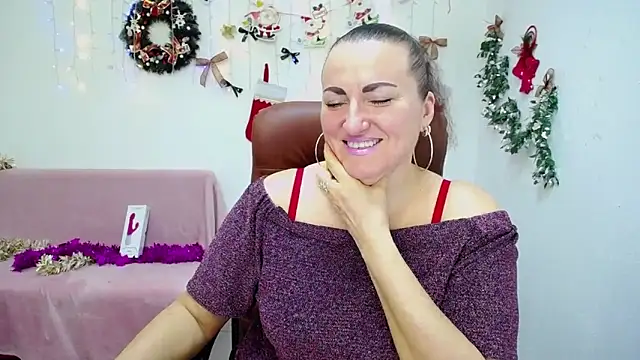 DianaMGG online show from 12/18/25, 06:45