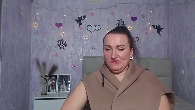 Snapshot of DianaMGG chatting on 03/09/25, 11:58 DianaMGG online show from 03/09/25, 11:58