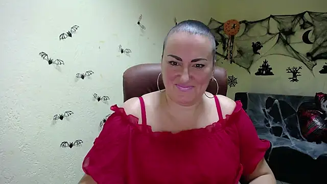 DianaMGG online show from 10/22/25, 05:29