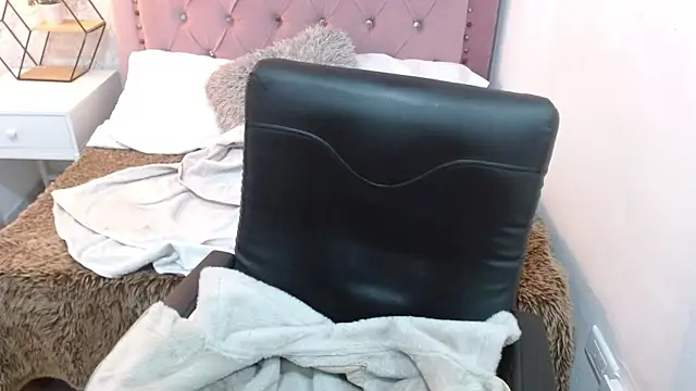 Snapshot of camilah_tk chatting on 09/30/25, 07:31 camilah tk online show from 09/30/25, 07:31