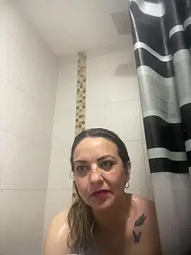 Snapshot of Azaahara_ chatting on 09/24/25, 11:32 Azaahara online show from 09/24/25, 11:32