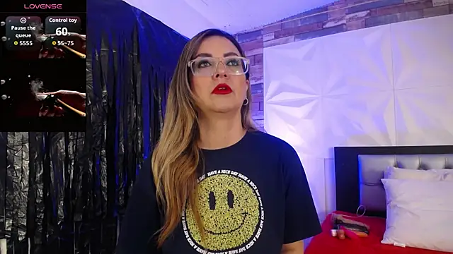 Snapshot of Azaahara_ chatting on 11/05/25, 12:08 Azaahara online show from 11/05/25, 12:08