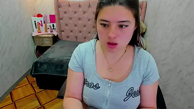 Lianngrace online show from 11/12/25, 02:43