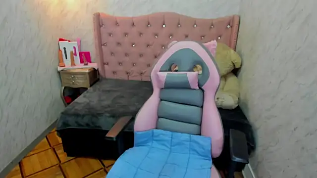 Lianngrace online show from 02/16/26, 02:05