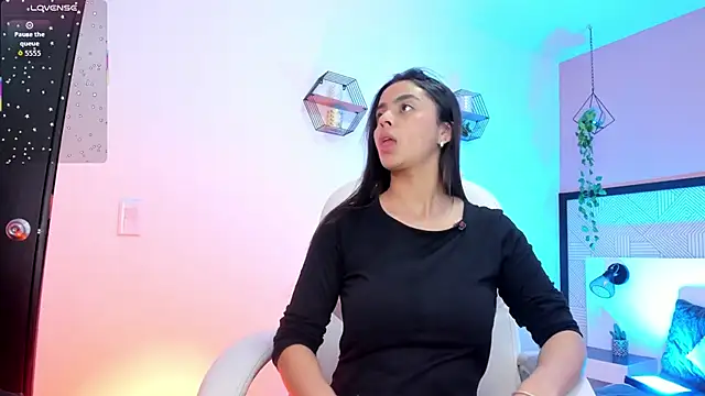 Bella walker  online show from 02/09/26, 08:18