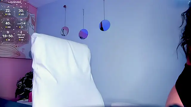 Bella walker  online show from 10/03/25, 07:59