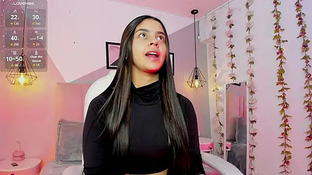 Bella walker  online show from 12/22/25, 08:31