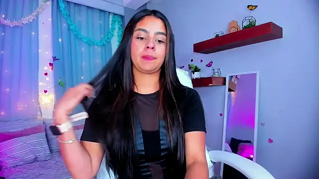 Bella walker  online show from 11/24/25, 09:37