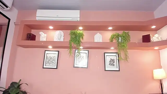 SofiaBennett  online show from 04/14/26, 12:21