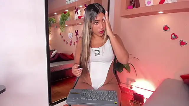 SofiaBennett  online show from 02/16/26, 12:26