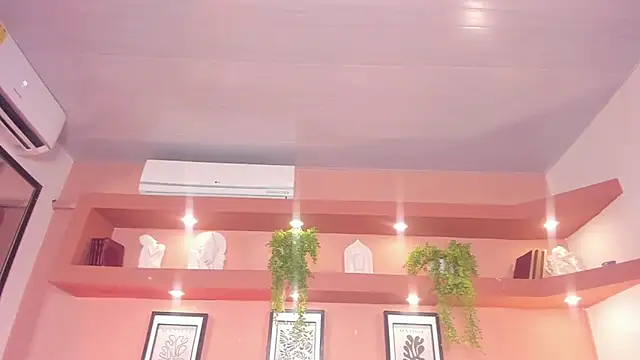 SofiaBennett  online show from 12/15/25, 12:22