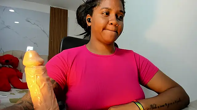 Snapshot of ZahraRose chatting on 01/15/26, 08:12 ZahraRose online show from 01/15/26, 08:12