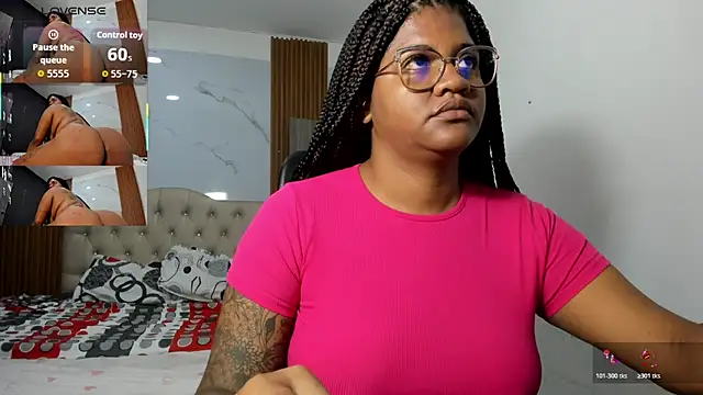 Snapshot of ZahraRose chatting on 07/18/26, 12:36 ZahraRose online show from 07/18/26, 12:36