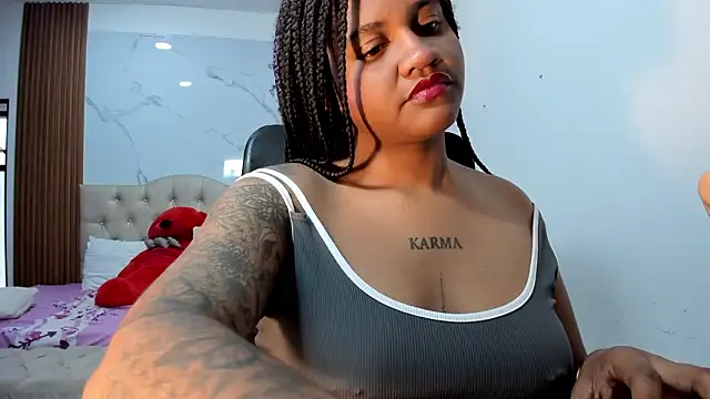 Snapshot of ZahraRose chatting on 02/04/26, 08:15 ZahraRose online show from 02/04/26, 08:15