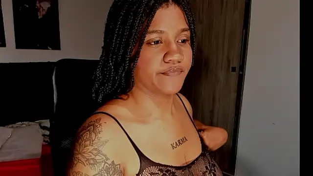 ZahraRose online show from 10/16/25, 08:06