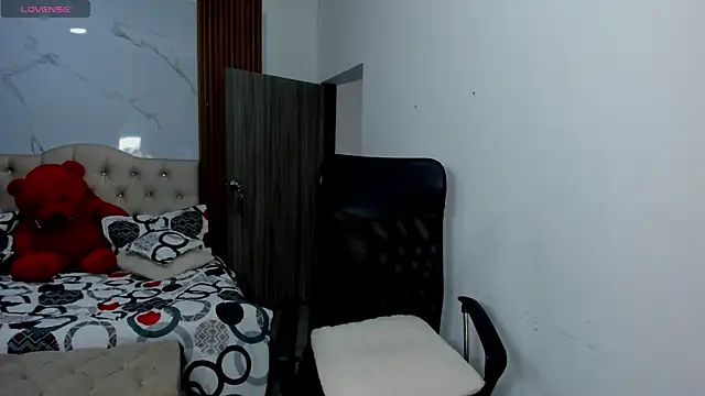 ZahraRose online show from 03/16/26, 05:48