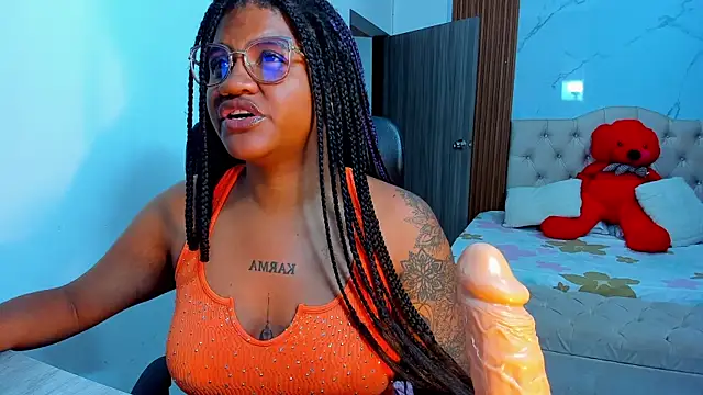 Snapshot of ZahraRose chatting on 01/06/26, 07:51 ZahraRose online show from 01/06/26, 07:51