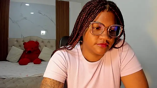 Snapshot of ZahraRose chatting on 03/03/26, 06:37 ZahraRose online show from 03/03/26, 06:37