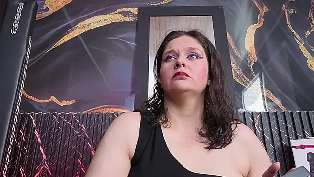 AmandaKovich online show from 11/19/25, 07:25