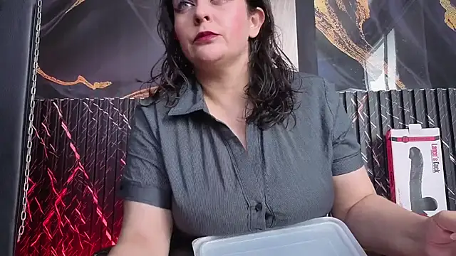 AmandaKovich online show from 11/18/25, 07:17