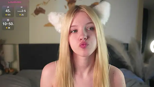 EdlaHewell online show from 03/21/25, 02:40