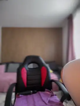 YoungHotMilf97 online show from 02/20/26, 09:11