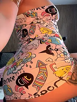 YoungHotMilf97 online show from 01/08/26, 09:37