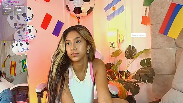 Snapshot of JasmineRoss_1 chatting on 07/04/26, 06:34 JasmineRoss 1 online show from 07/04/26, 06:34