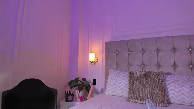 JasmineRoss 1 online show from 10/28/25, 07:13