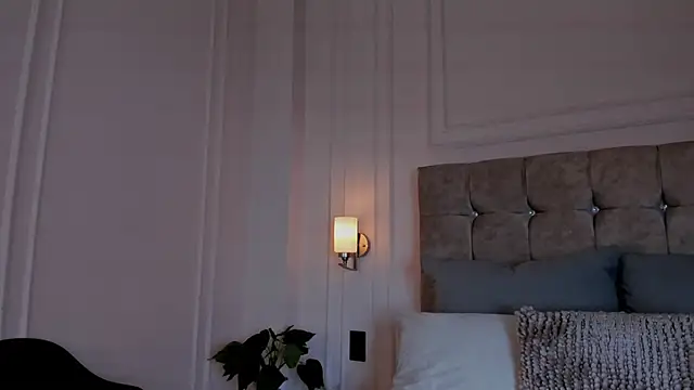 JasmineRoss 1 online show from 11/06/25, 09:41