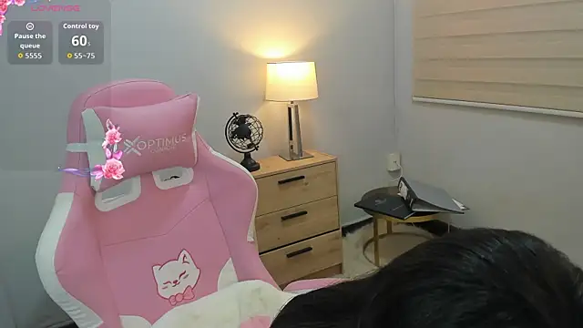 JasmineRoss 1 online show from 04/15/26, 04:33