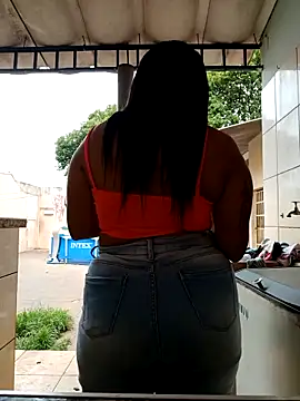 gatinha 18 online show from 12/18/25, 01:26