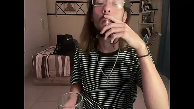 Snapshot of H3llB0Y6 chatting on 01/15/26, 05:55 H3llB0Y6 online show from 01/15/26, 05:55