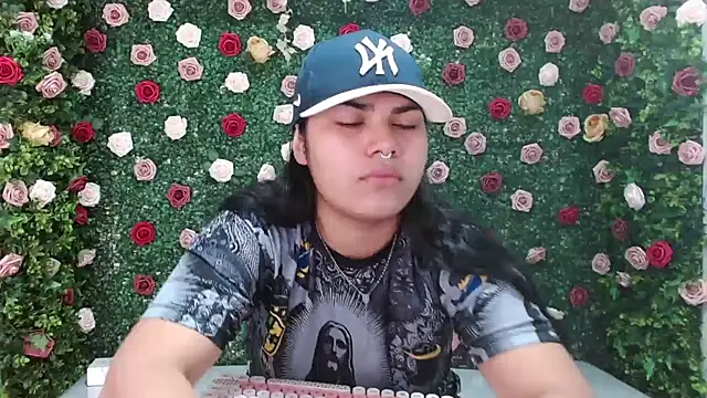 melany rouse18 online show from 11/24/25, 05:24