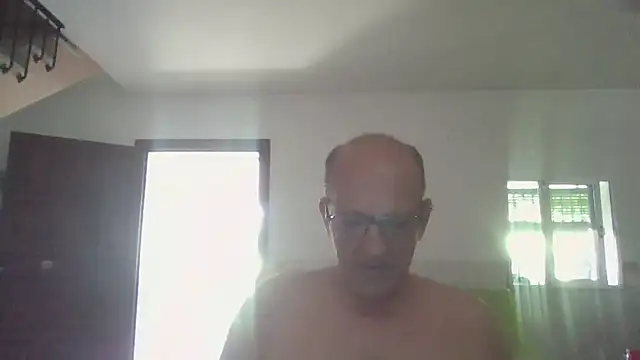 Snapshot of llopaco chatting on 06/25/26, 01:38 llopaco online show from 06/25/26, 01:38