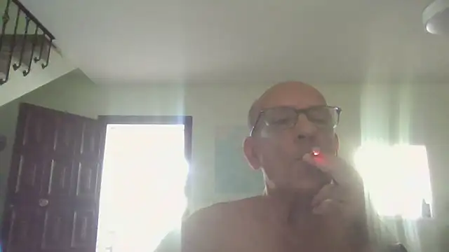 Snapshot of llopaco chatting on 07/13/26, 12:04 llopaco online show from 07/13/26, 12:04