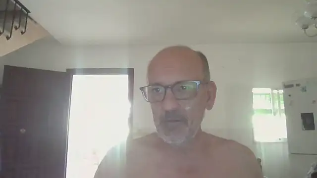 Snapshot of llopaco chatting on 06/21/26, 10:10 llopaco online show from 06/21/26, 10:10