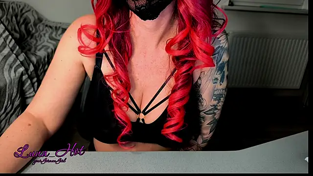 Lunalein online show from 03/24/26, 07:47