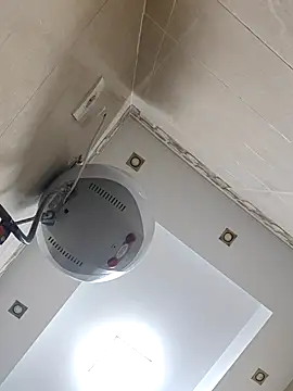 Snapshot of Loly2025 chatting on 12/16/25, 04:33 Loly2025 online show from 12/16/25, 04:33