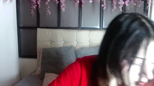 fyreandfox  online show from 12/18/25, 07:18