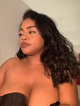 Dahiana Giil online show from 11/24/25, 07:30