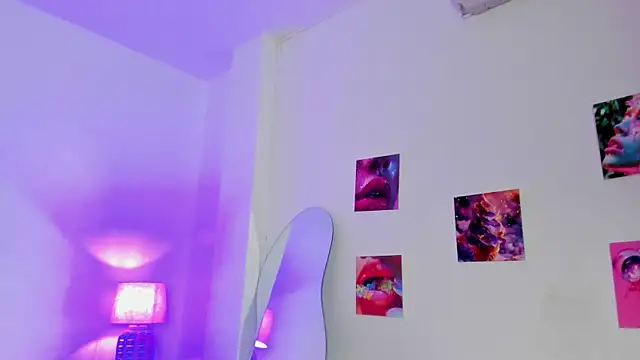 naomy 68 online show from 10/24/25, 03:05